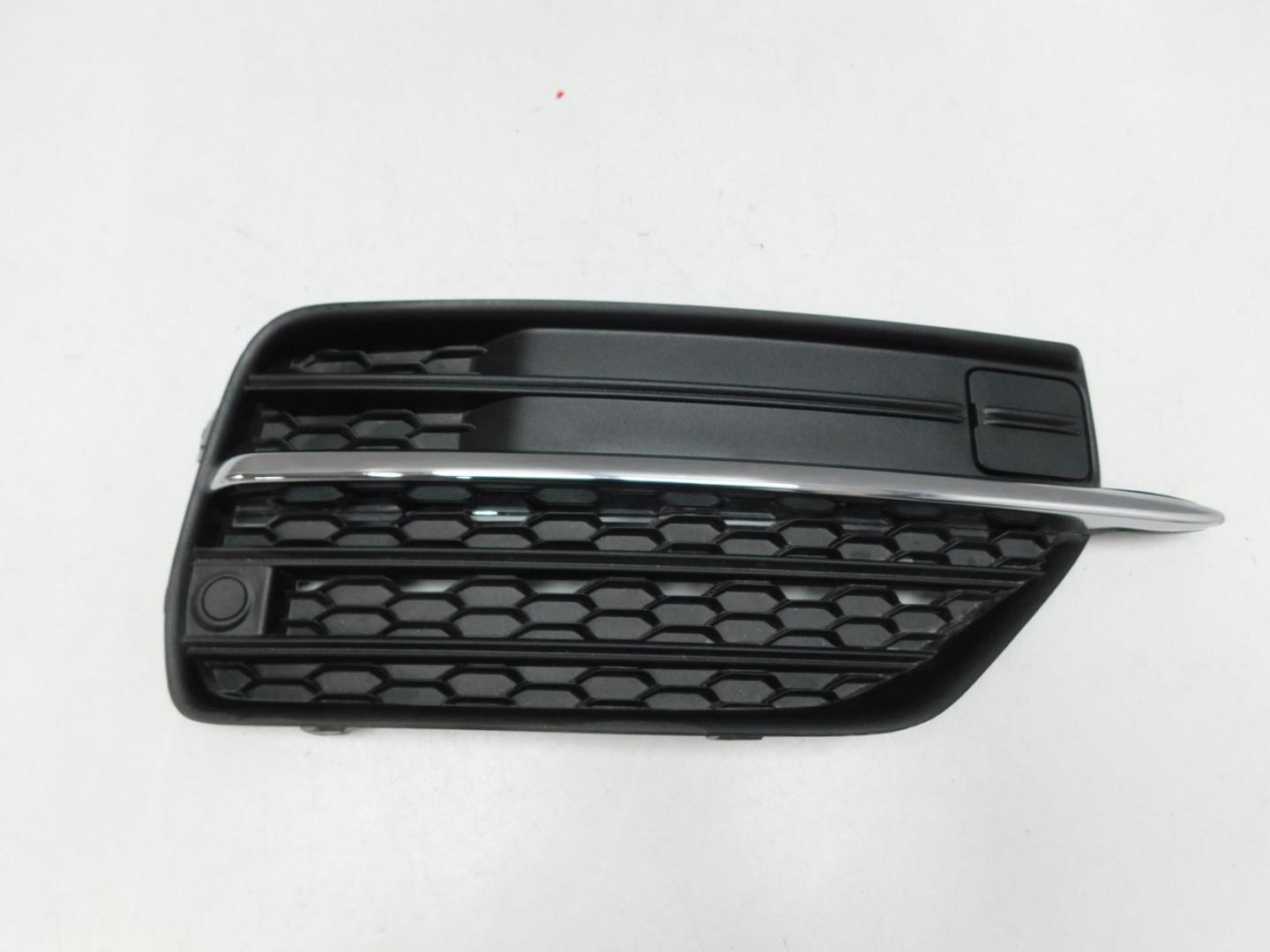 Решетка в бампер правая