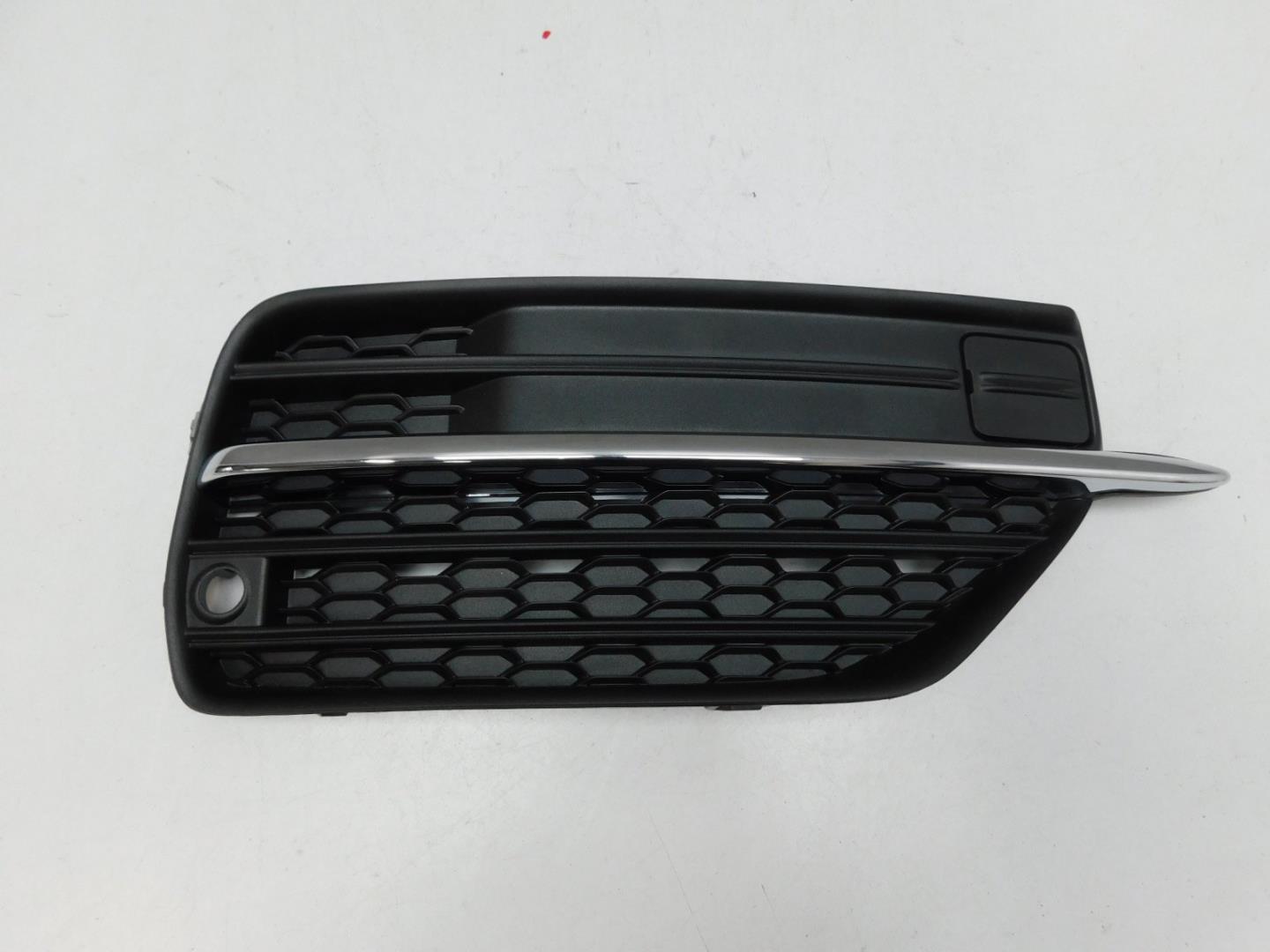 Решетка в бампер правая