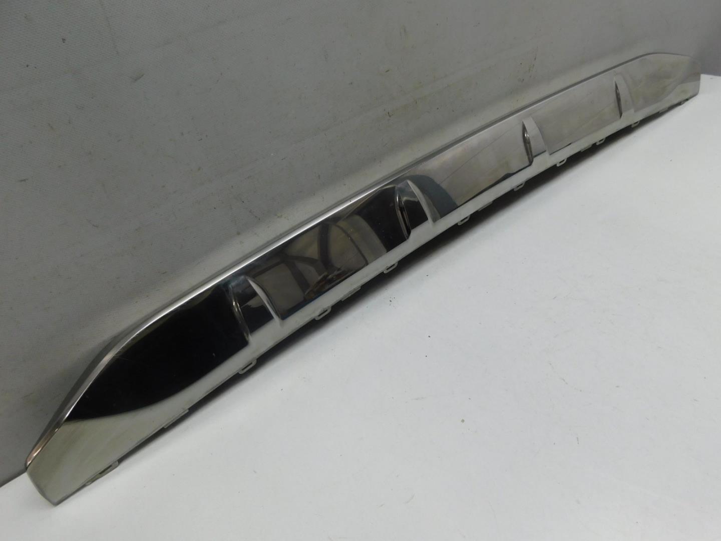 Накладка переднего бампера