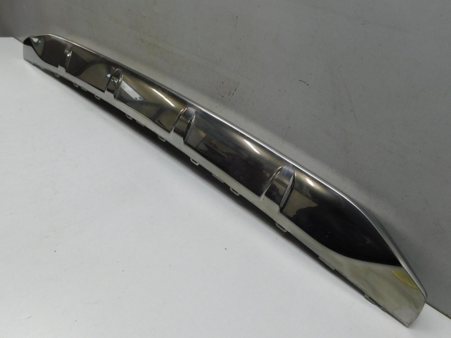 Накладка переднего бампера