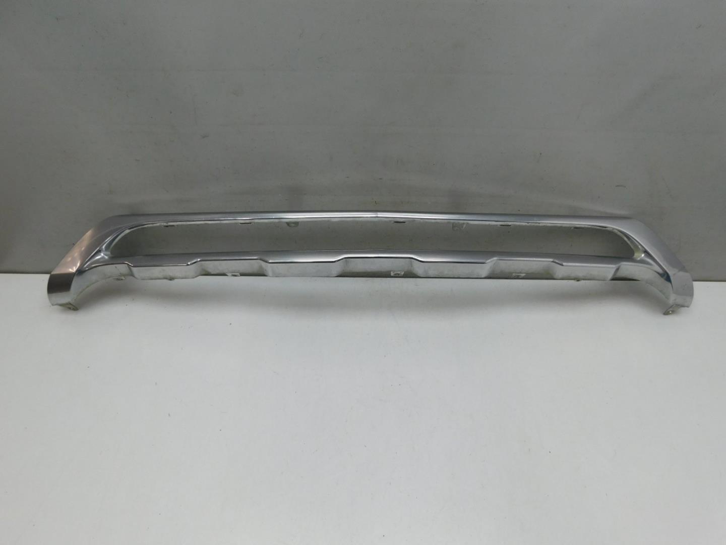 Накладка переднего бампера