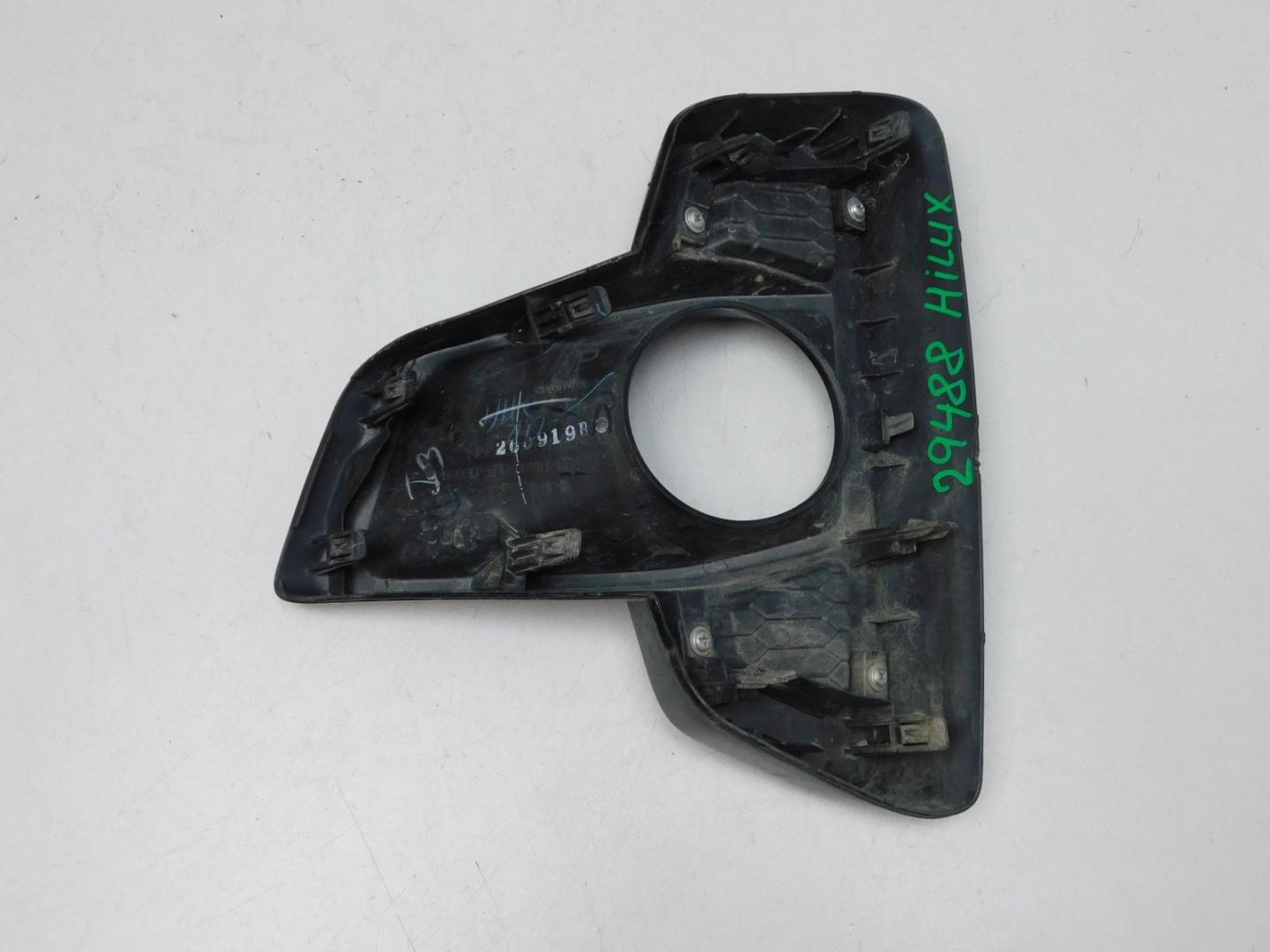 Решетка в бампер правая