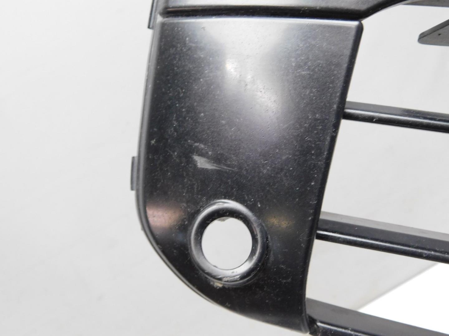 Решетка в бампер правая