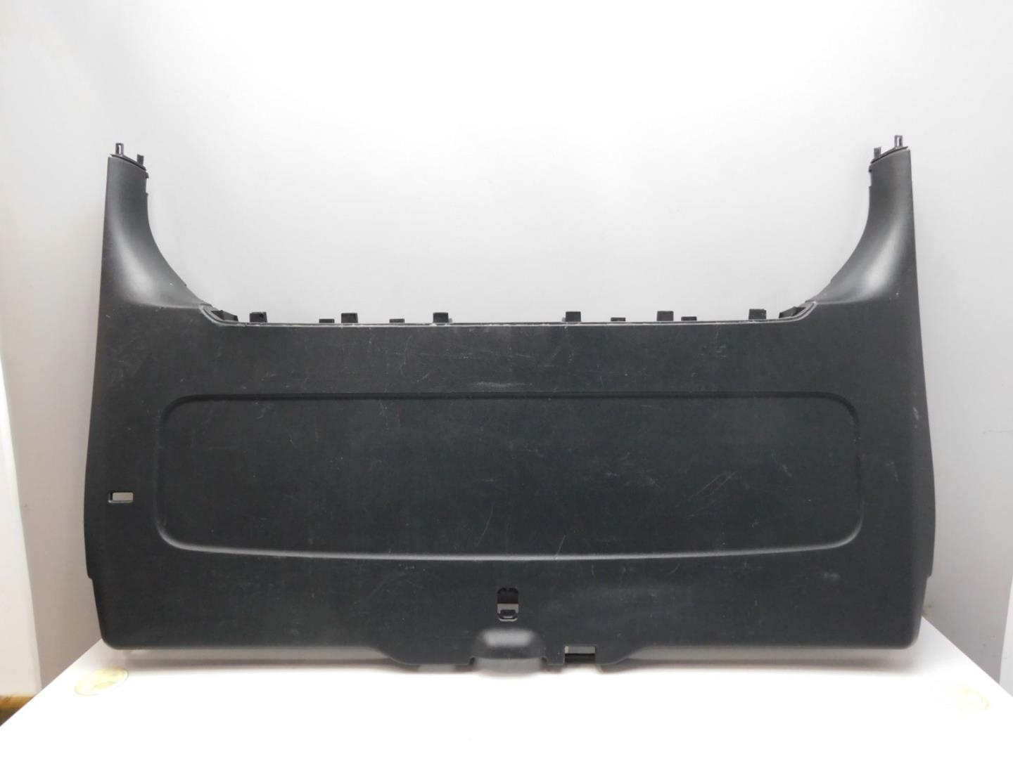 Обшивка двери багажника