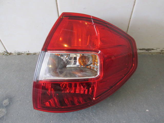 Фонарь задний наружный правый