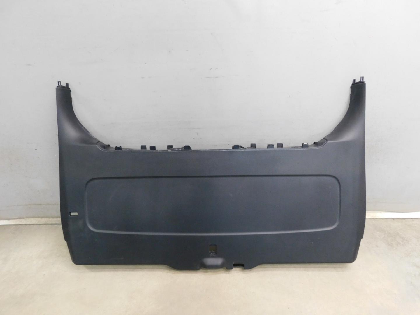 Обшивка двери багажника