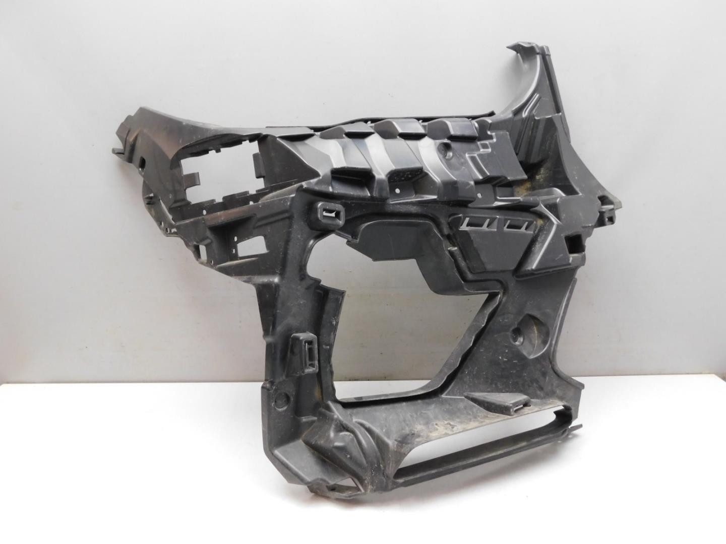 Кронштейн переднего бампера