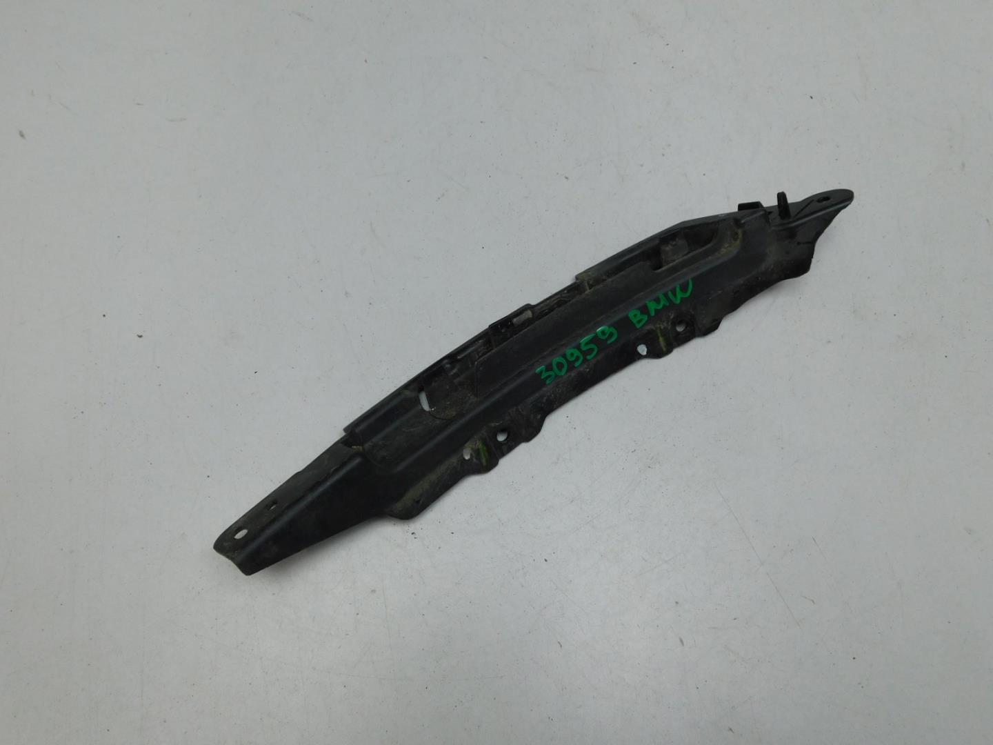 Кронштейн переднего бампера