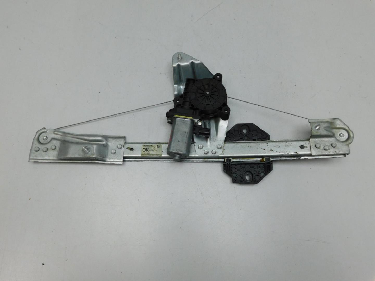 Стеклоподъемник электр. передний