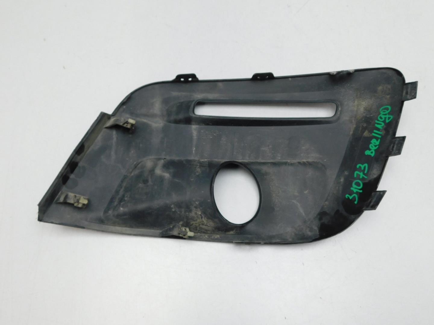 Решетка в бампер правая