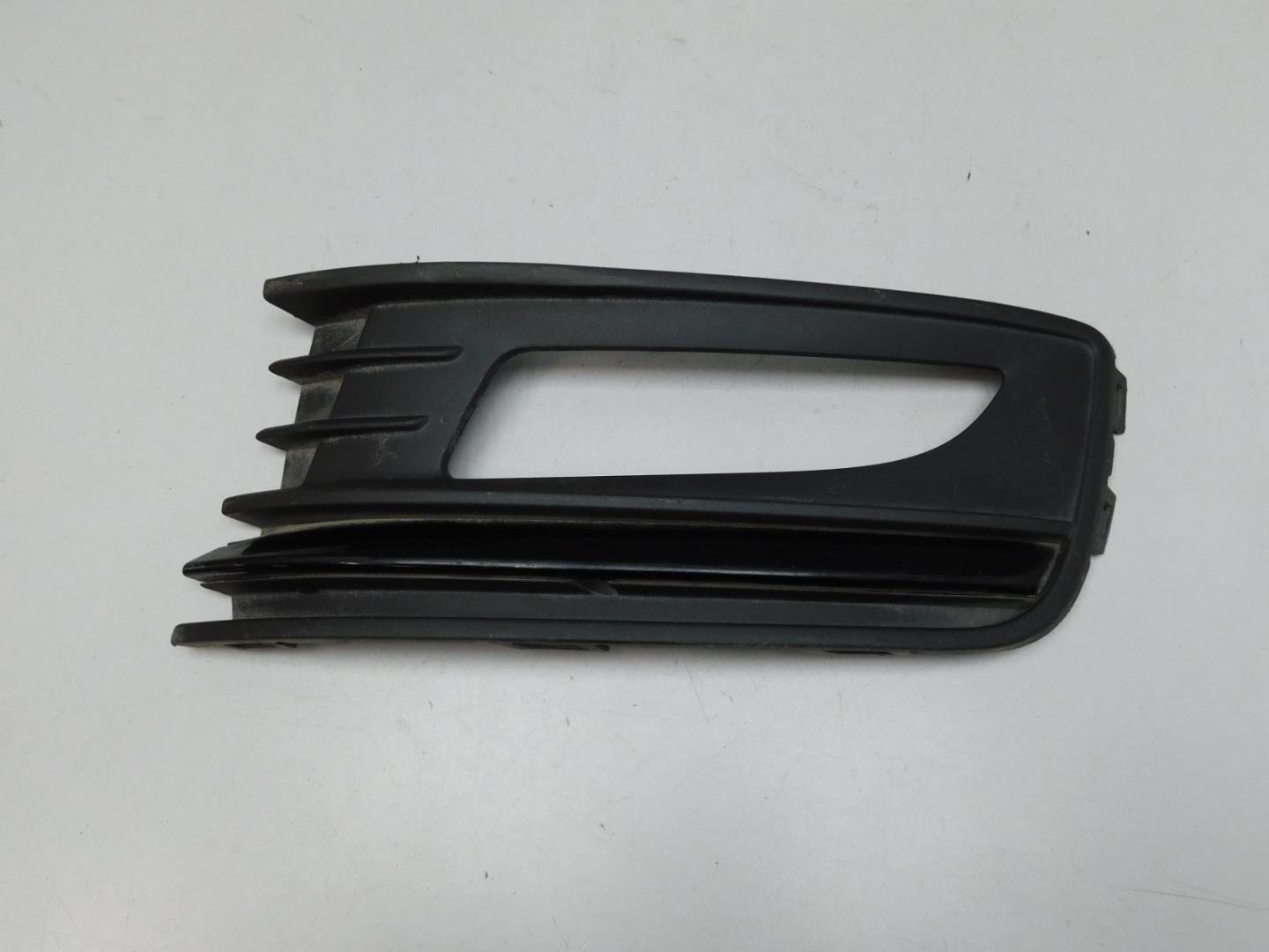 Решетка в бампер левая