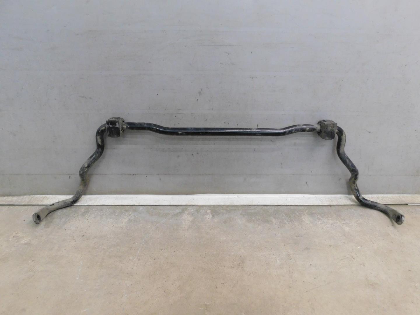 Стабилизатор передний