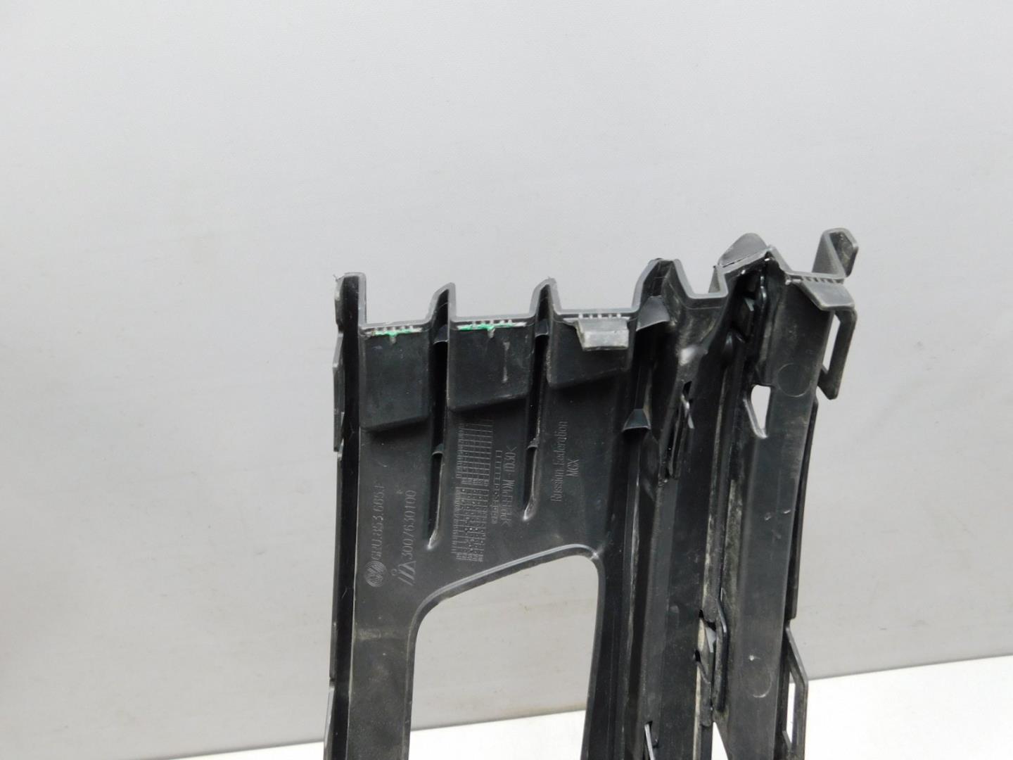 Решетка в бампер левая