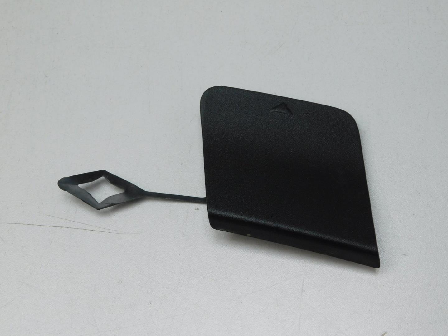 Заглушка буксировочного крюка