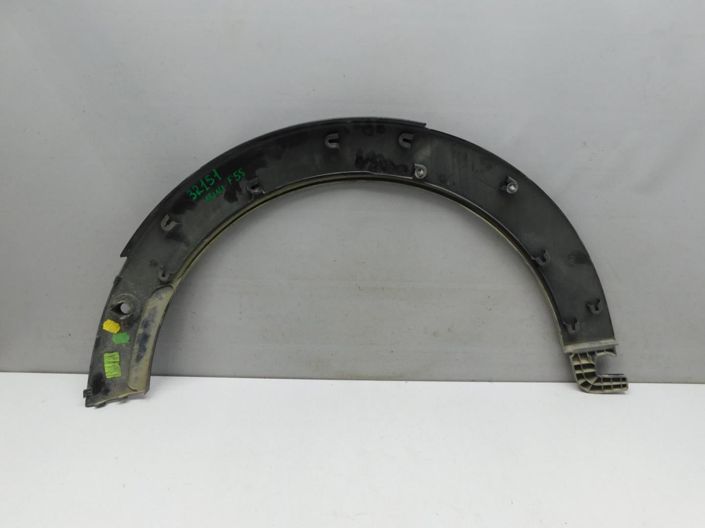 Накладка переднего крыла правого