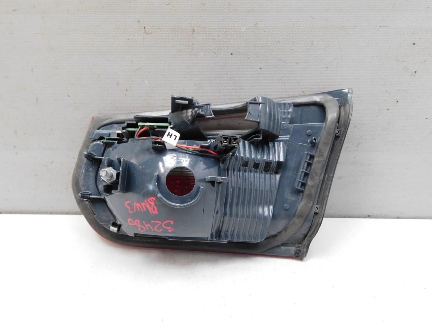 Фонарь задний внутренний левый