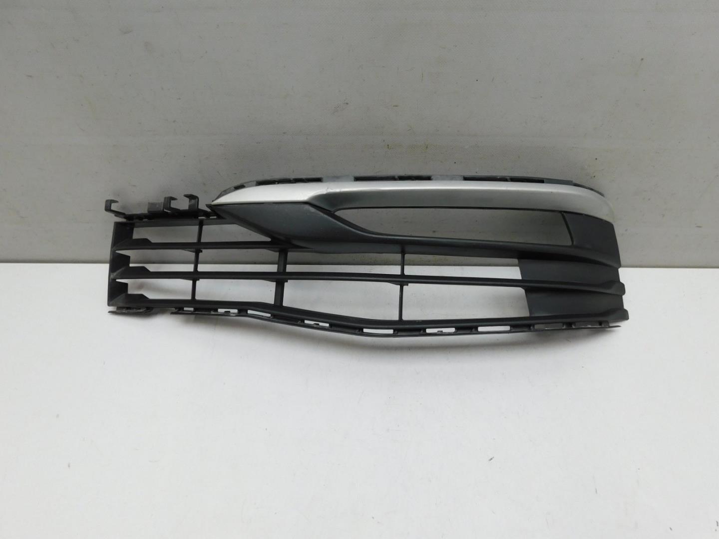 Решетка в бампер левая