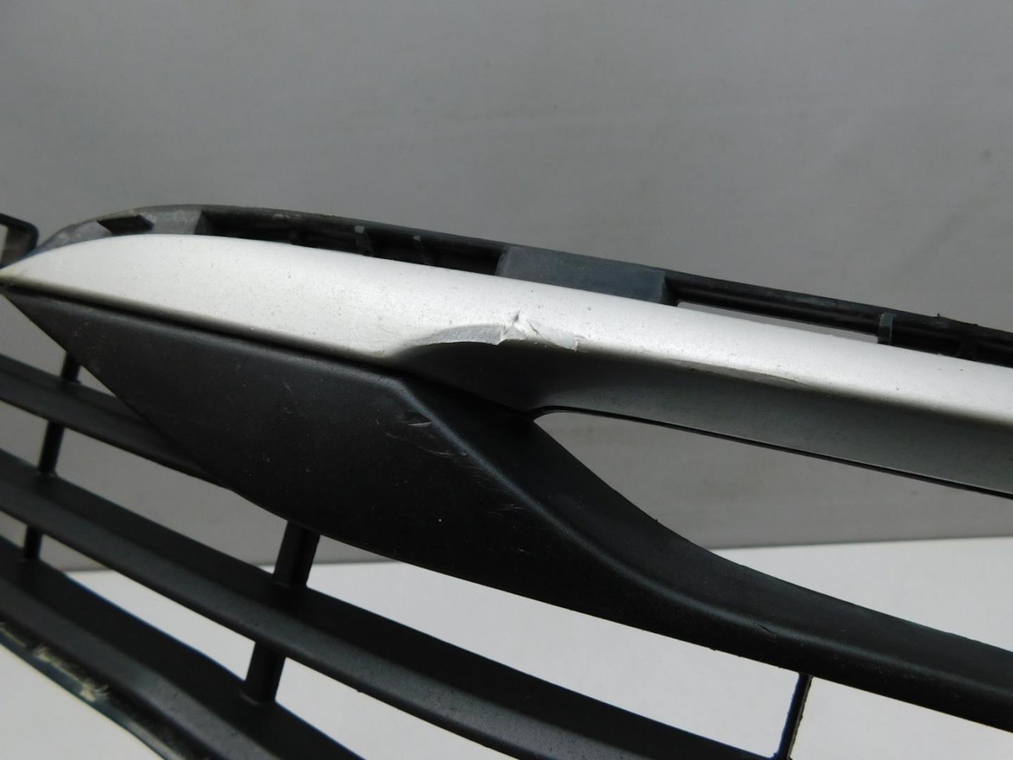 Решетка в бампер левая