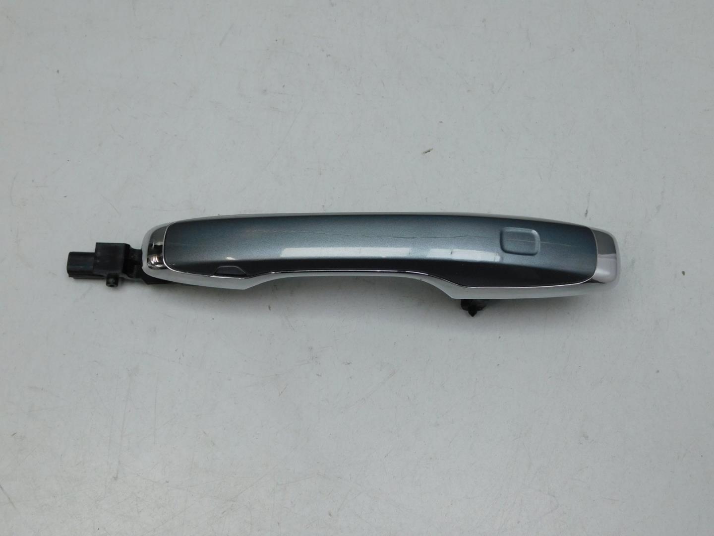 Ручка двери передней наружная левая