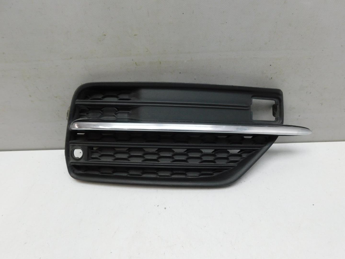 Решетка в бампер правая