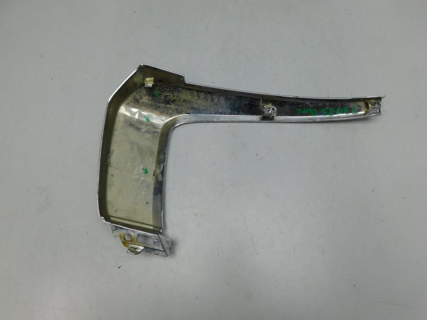 Накладка переднего бампера