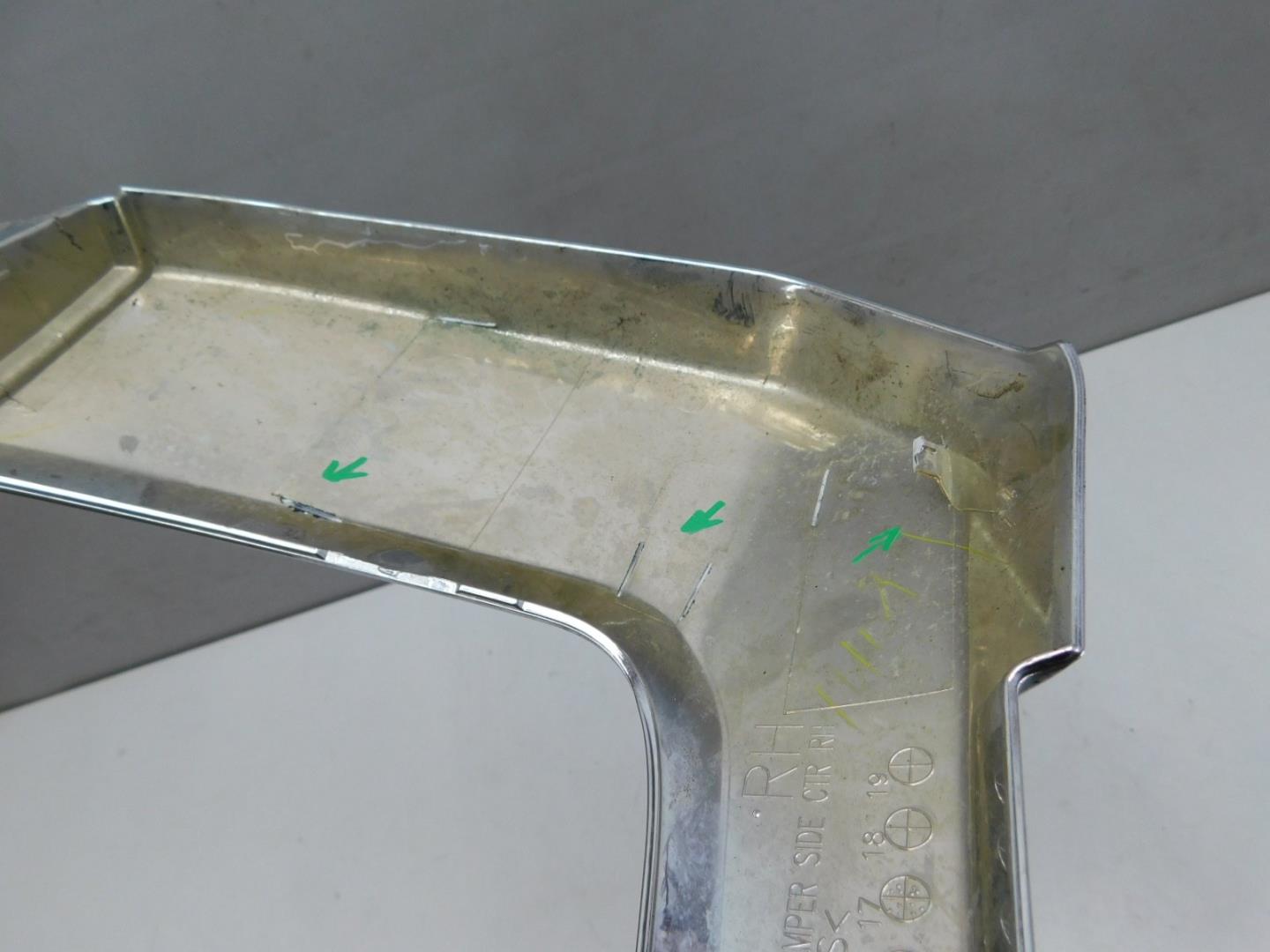 Накладка переднего бампера