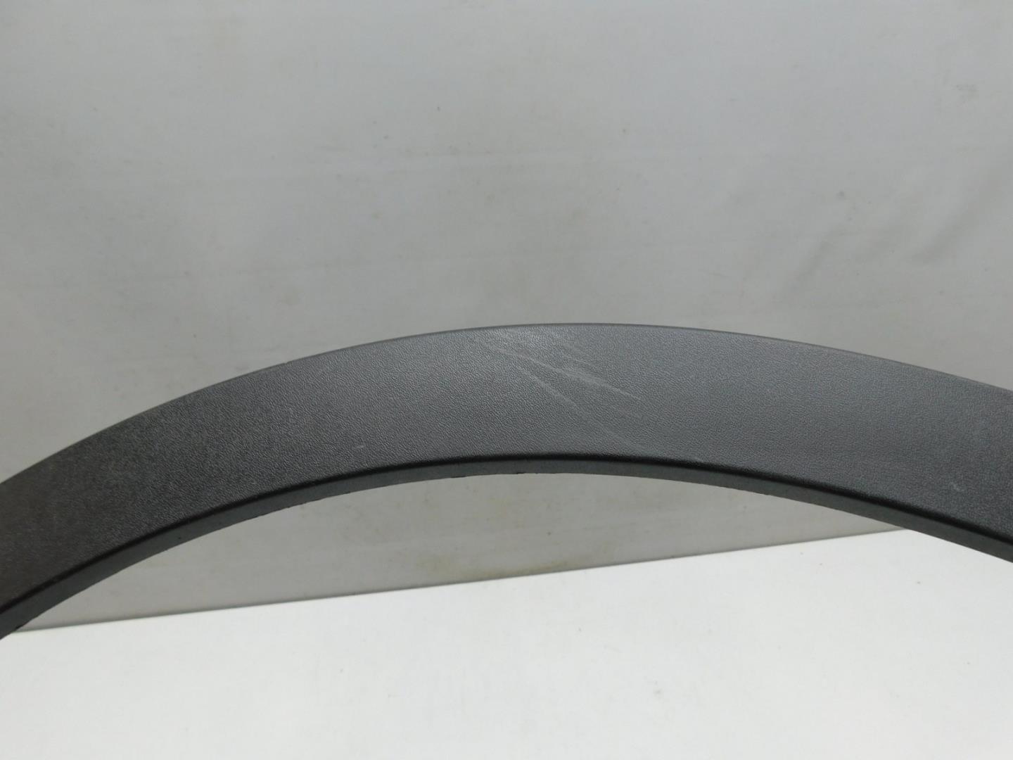 Накладка переднего крыла правого