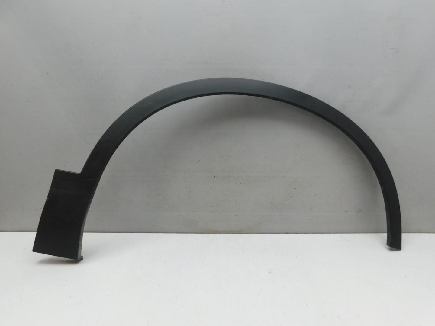 Накладка переднего крыла правого