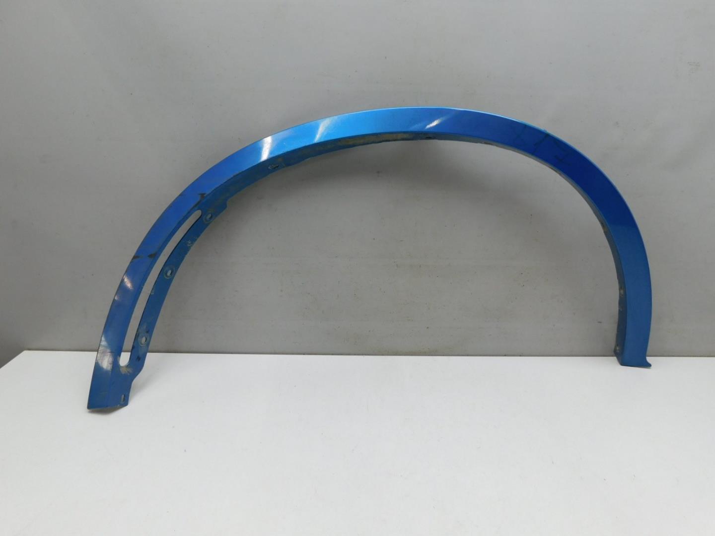 Накладка крыла переднего левого