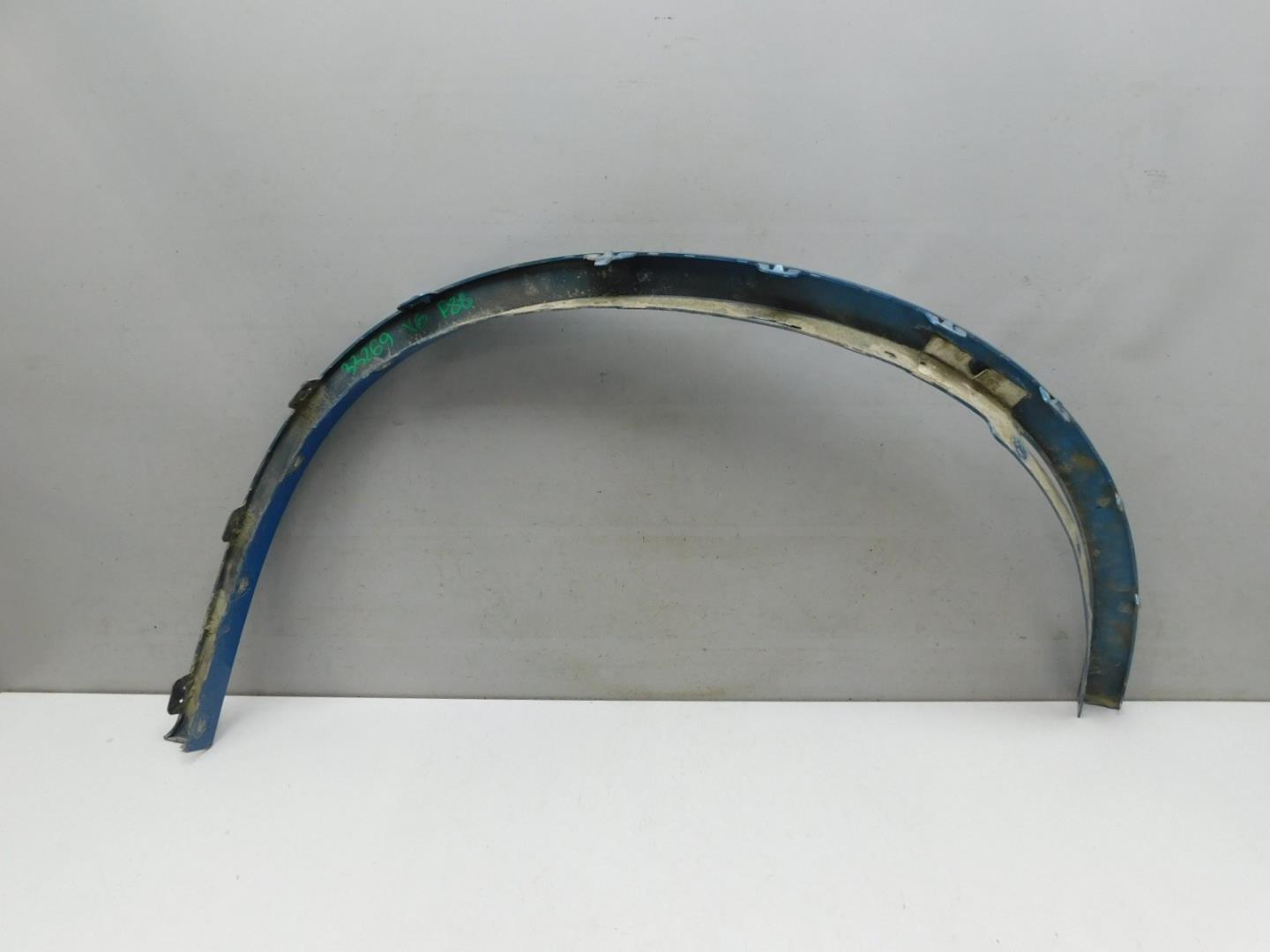 Накладка крыла переднего левого