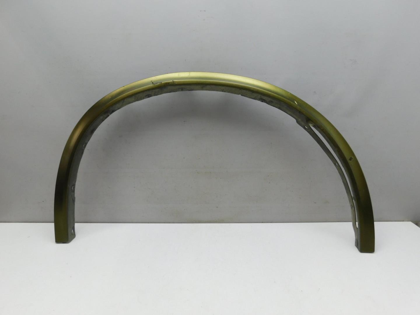 Накладка переднего крыла правого