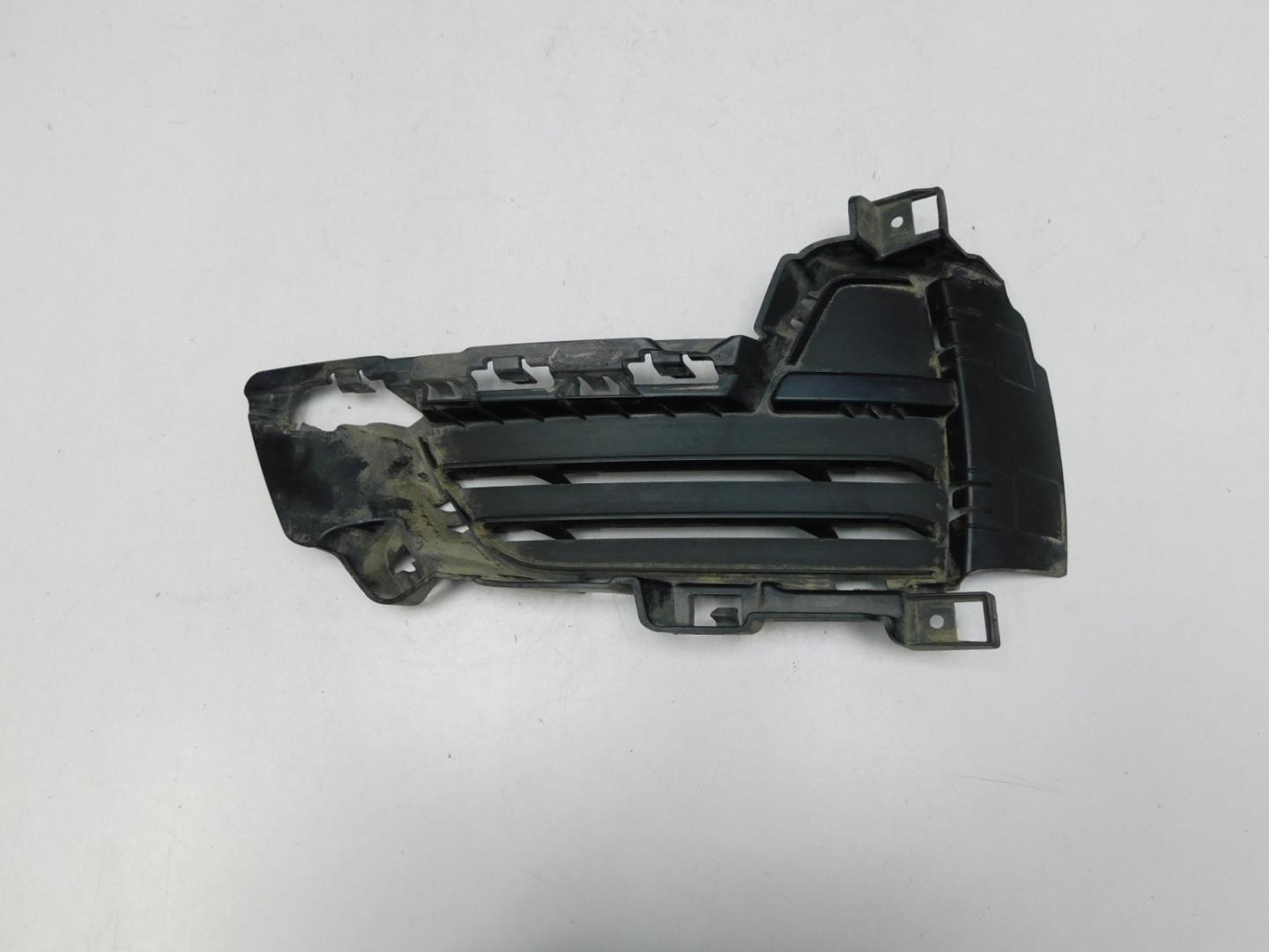 Решетка в бампер левая