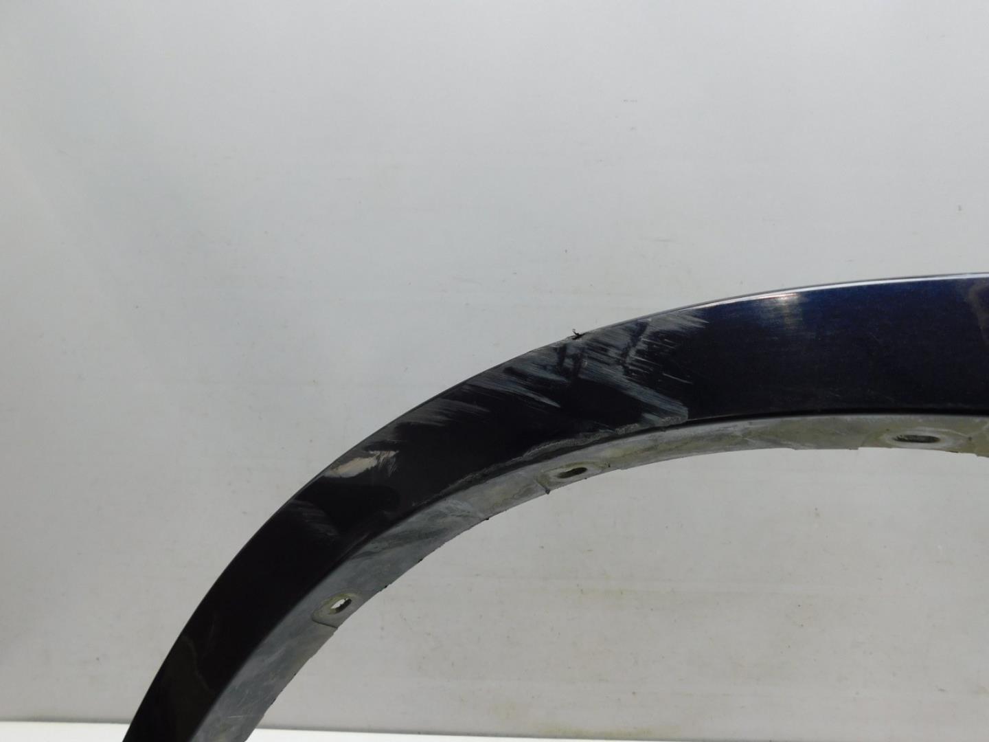 Накладка переднего крыла правого