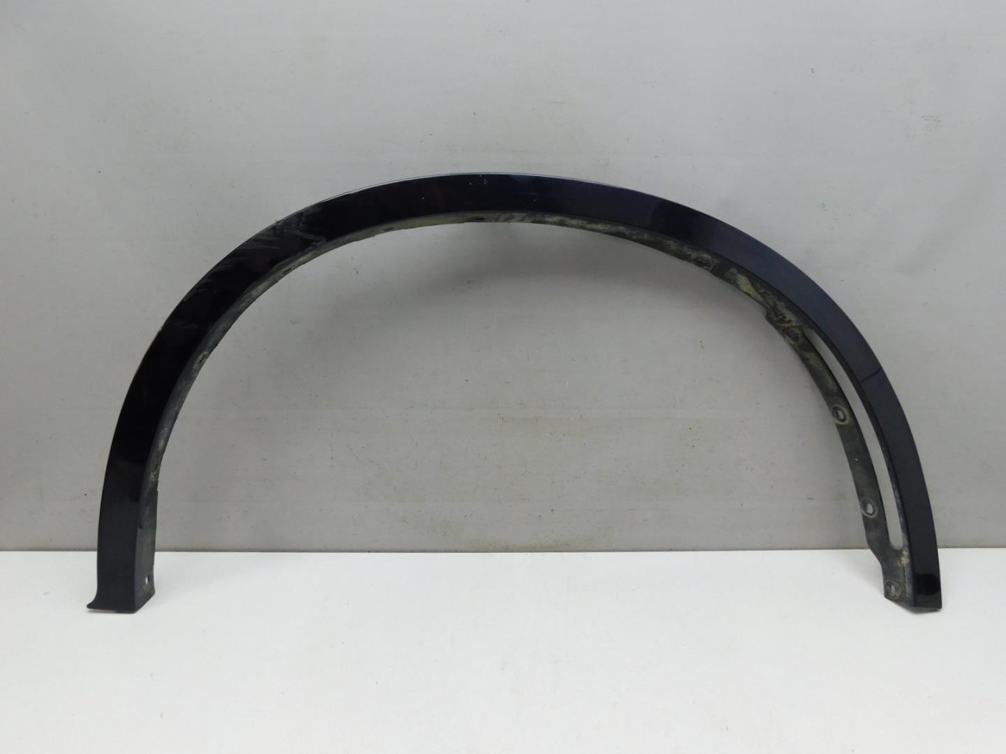 Накладка переднего крыла правого