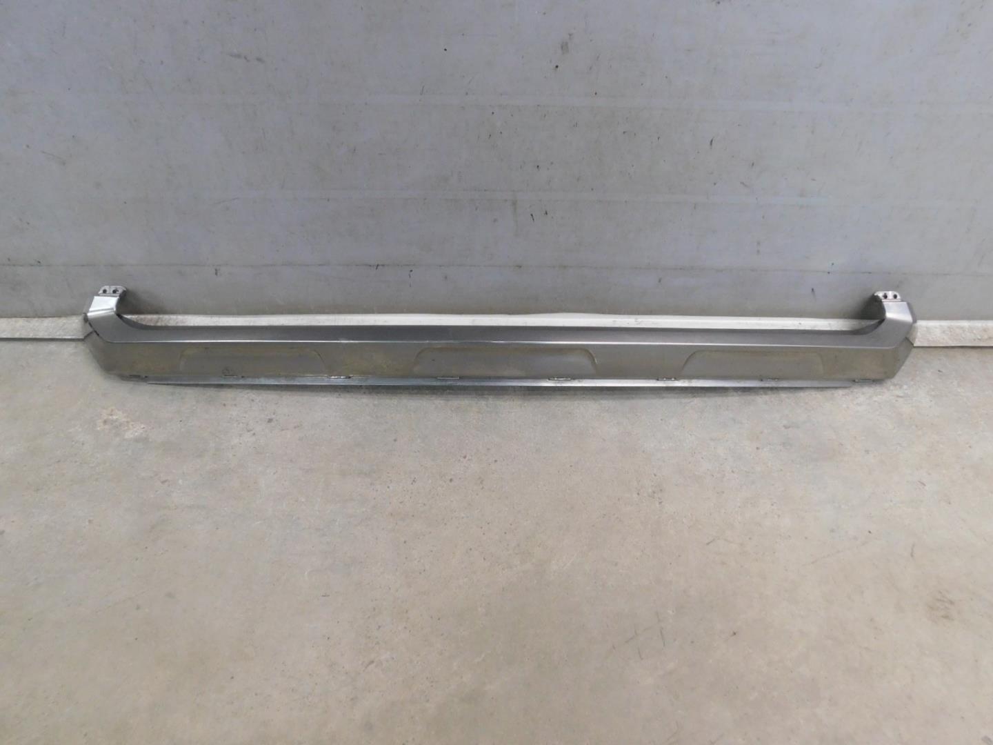 Накладка переднего бампера