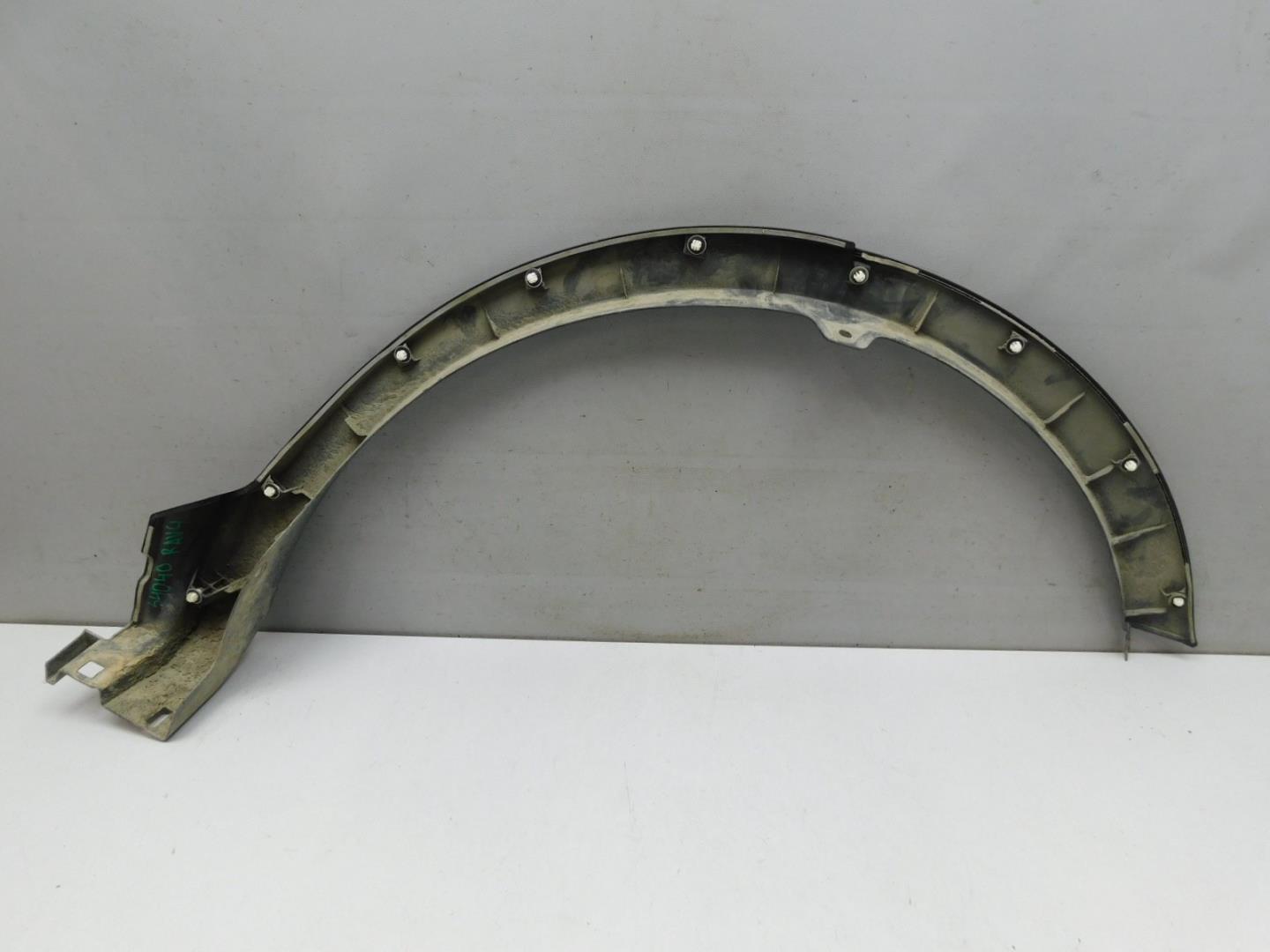 Накладка заднего крыла правого