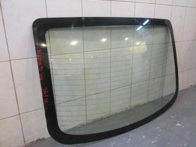 Стекло заднее