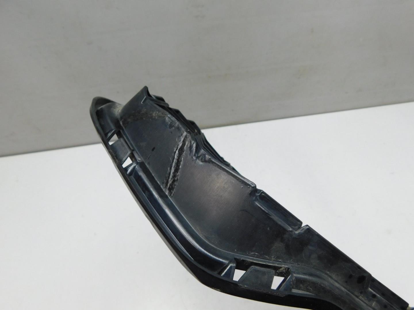 Решетка в бампер центральная