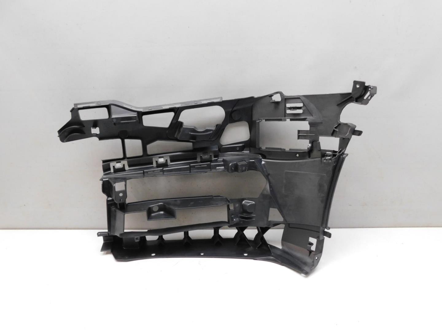 Кронштейн переднего бампера