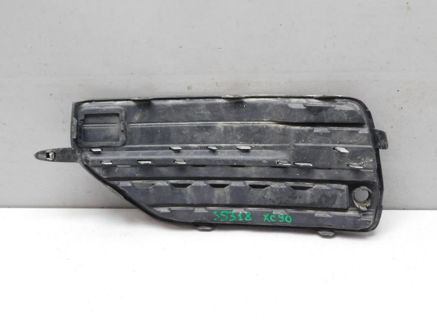 Решетка в бампер правая