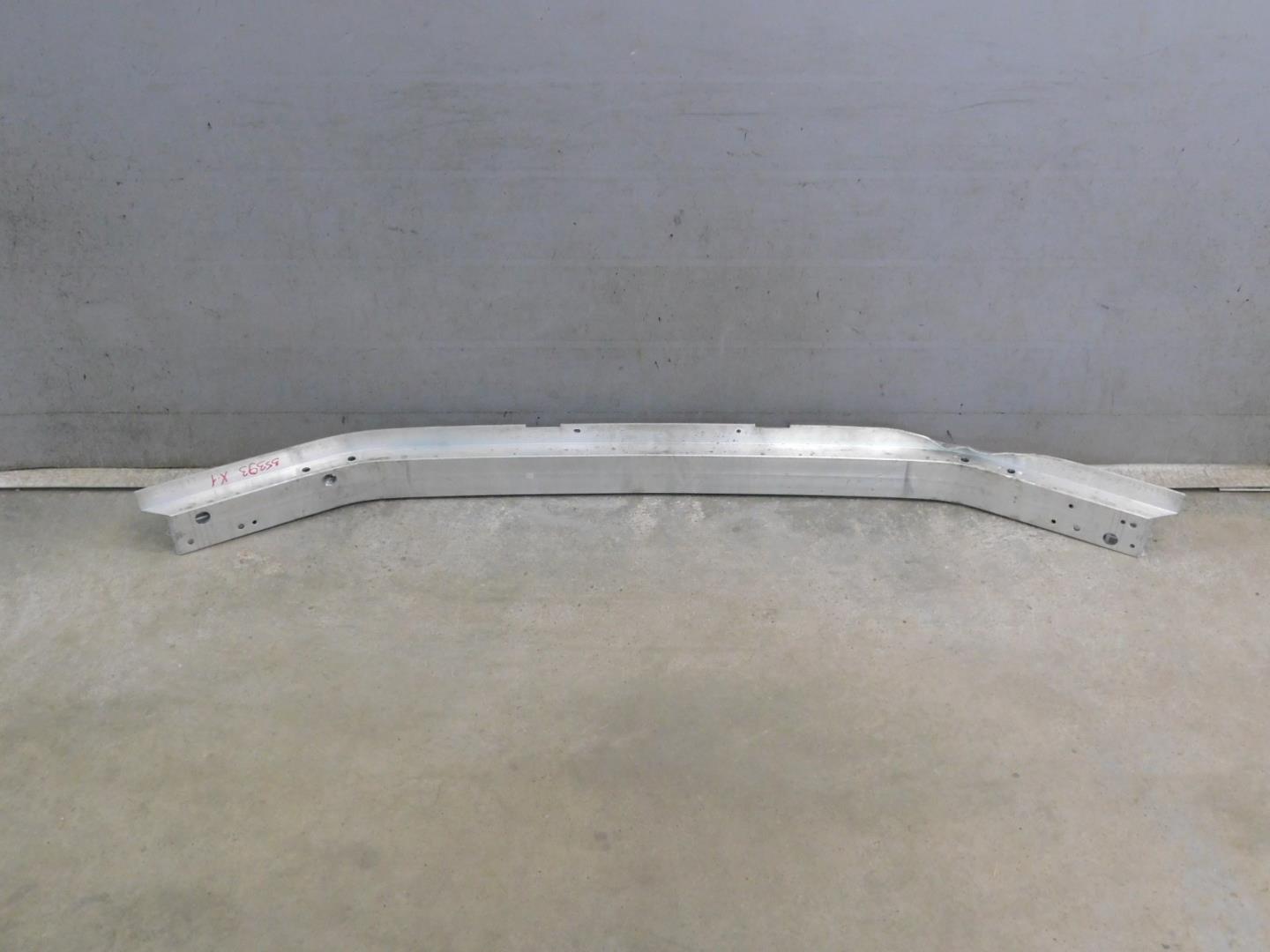 Усилитель переднего бампера