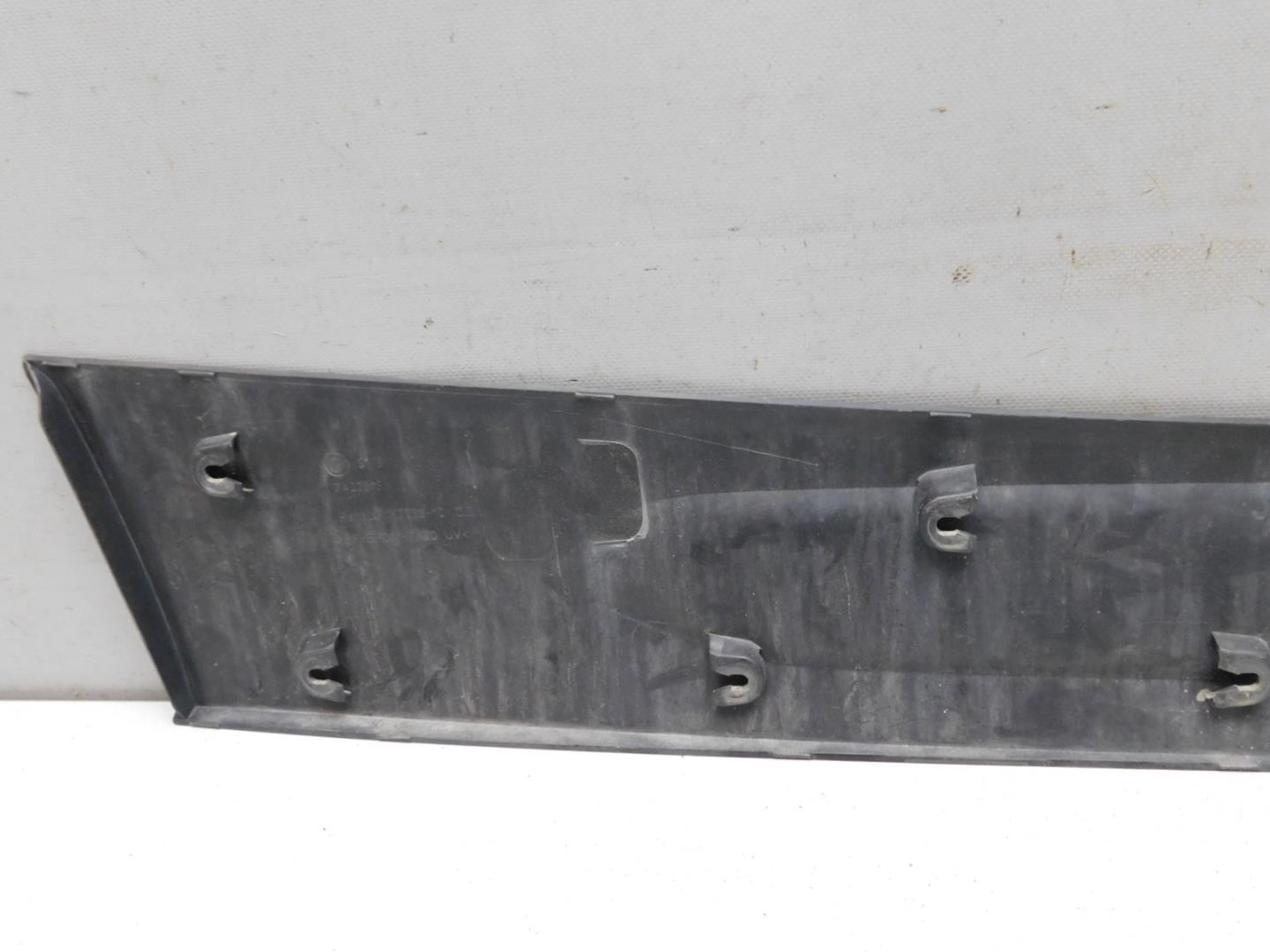 Накладка двери задней левой