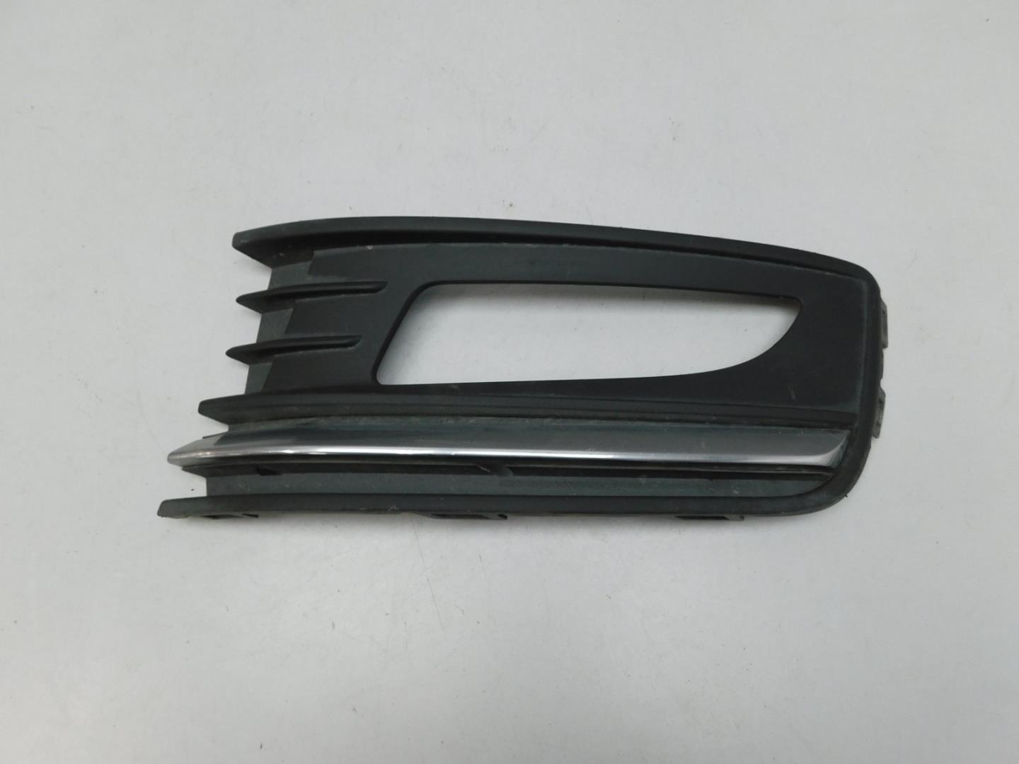 Решетка в бампер левая