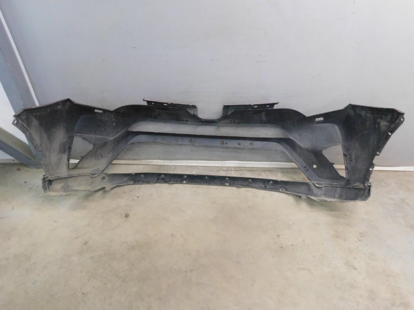 Бампер передний