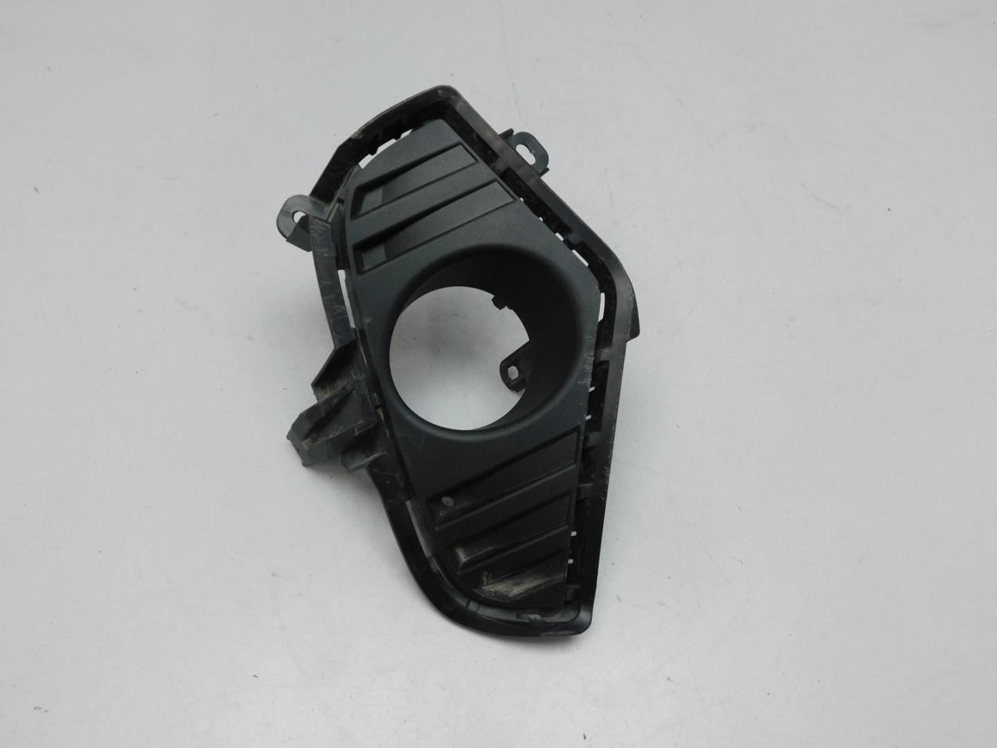 Решетка в бампер правая