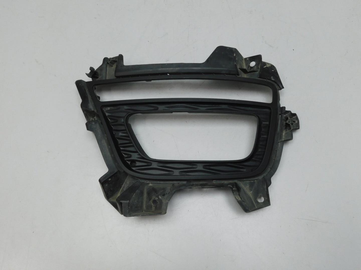 Решетка в бампер левая для Mohave 2009>