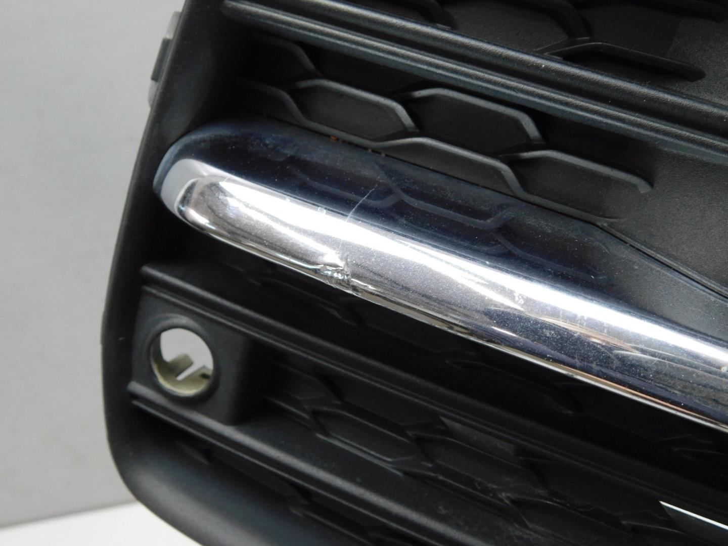 Решетка в бампер правая