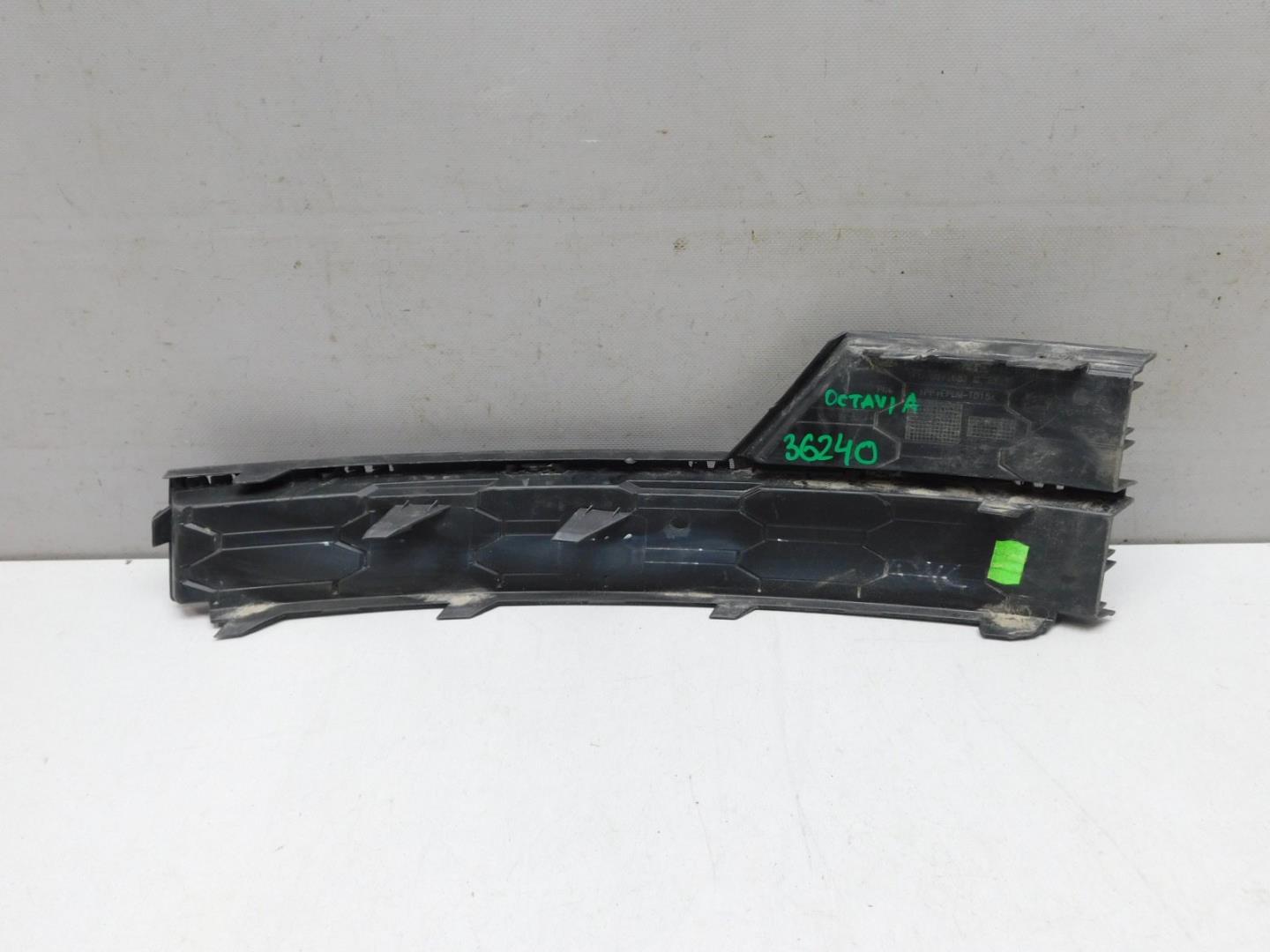 Решетка в бампер левая