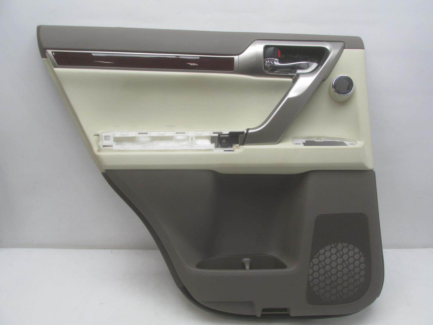 Обшивка двери задней левой