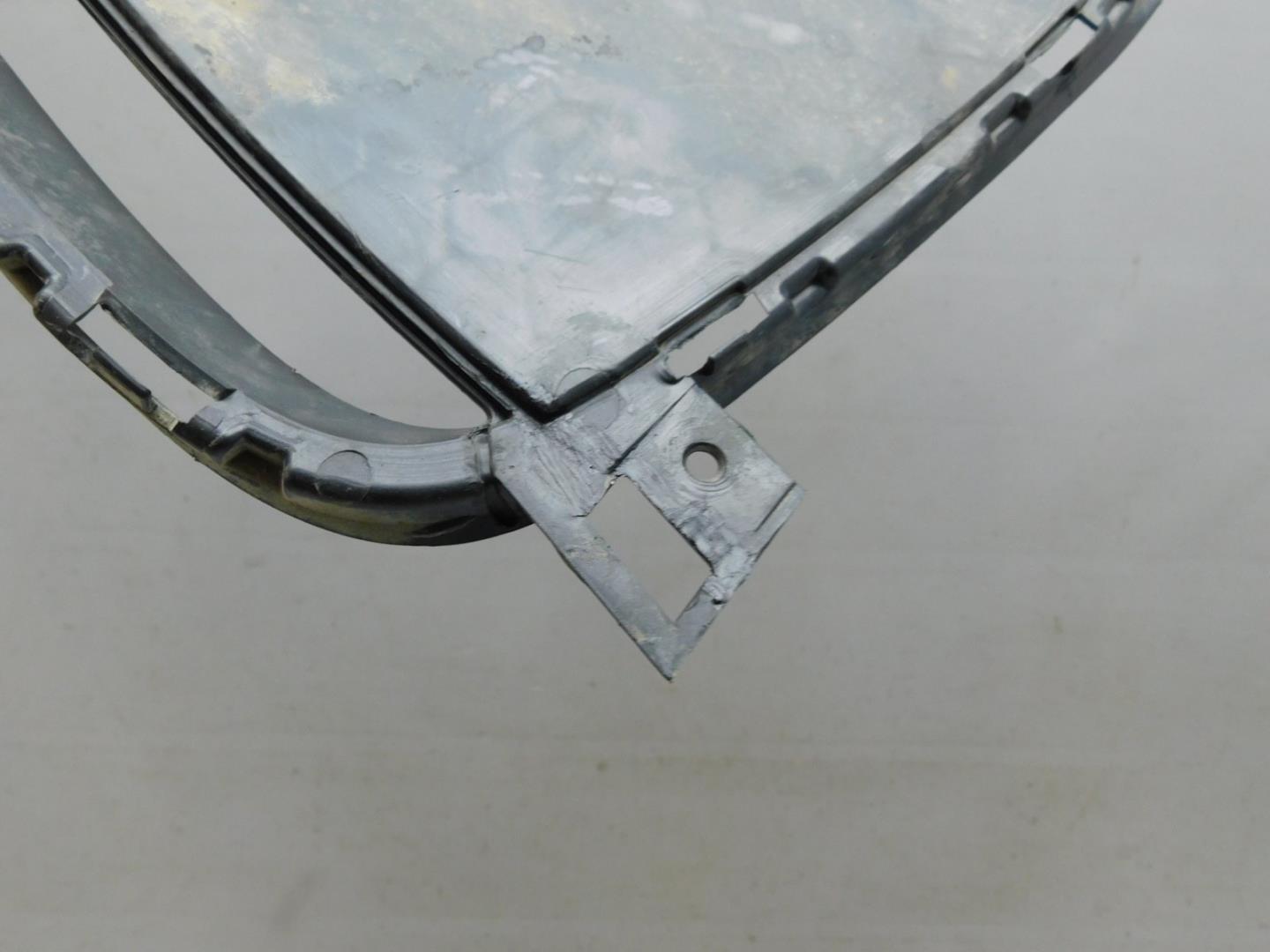 Решетка в бампер левая